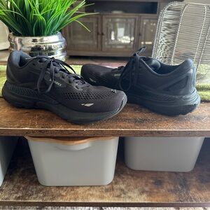 BROOKS Adrenaline GTS 23 Wide Sneakers sz. 9.5 Men Black Walking Tennis Shoes